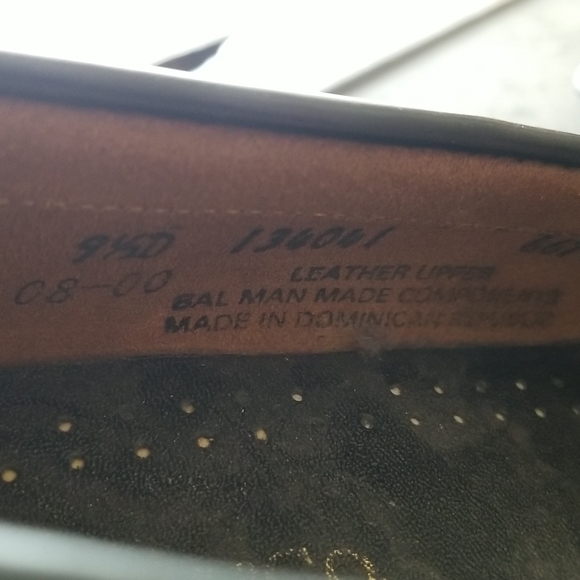 Men BassWeeguns Black 9.5D. - Picture 6 of 8